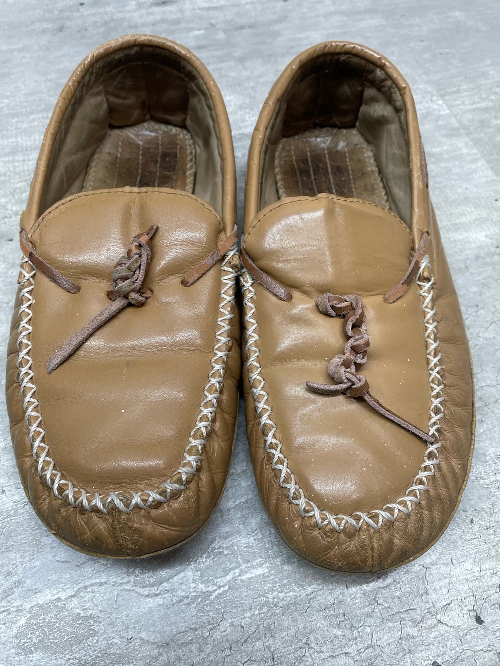 Retreat Moccasin Slippers Men 8M Tan Leather Fair Condition Whipstitch Soft Sole